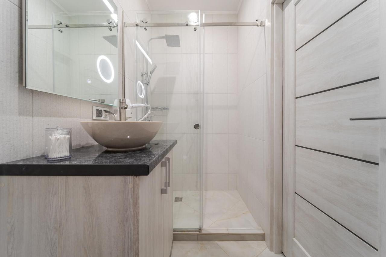 리비프 Luxury Flat In Downtown 2 아파트 외부 사진